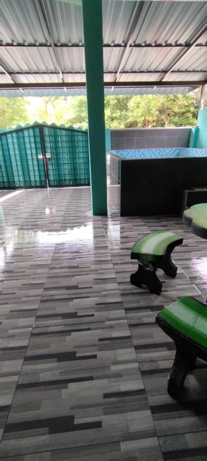 Teluk Kemang Rumah percutian
